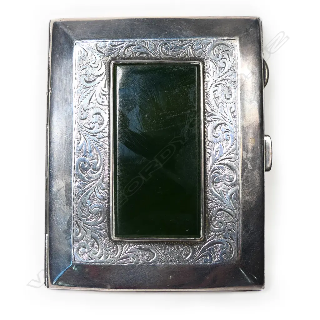 Joseph Swindell & Son (Christchurch) silver and nephrite cigarette case, Image 1++